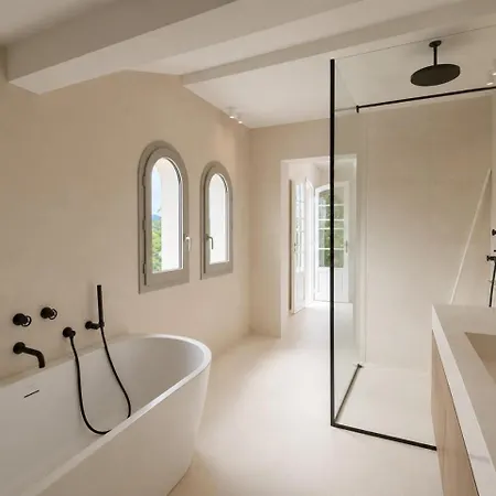 Frgk Luxury New 6br With Pool Near Villa